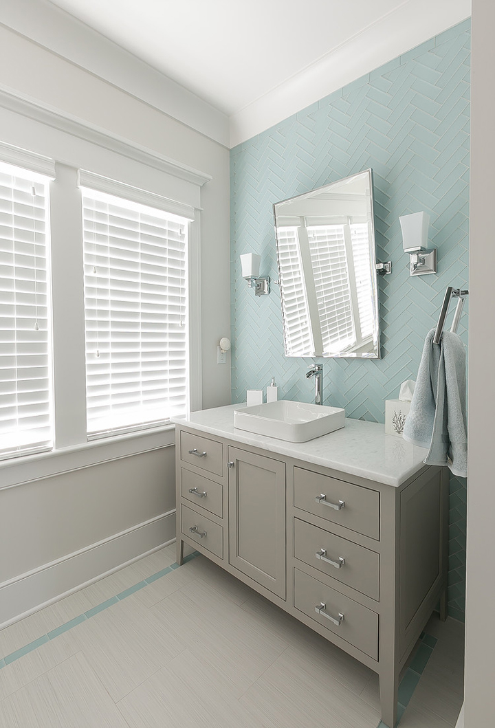 Make that bedtime curfew a little more tempting with our fun kids bedroom ideas. Mahshie Custom Homes | House of Turquoise