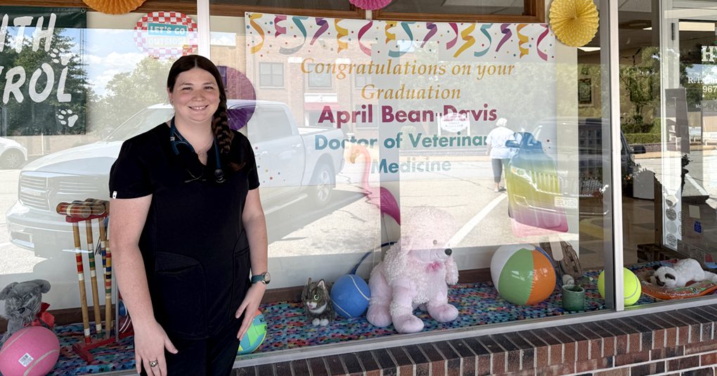 New Houston veterinarian now practicing with former mentor