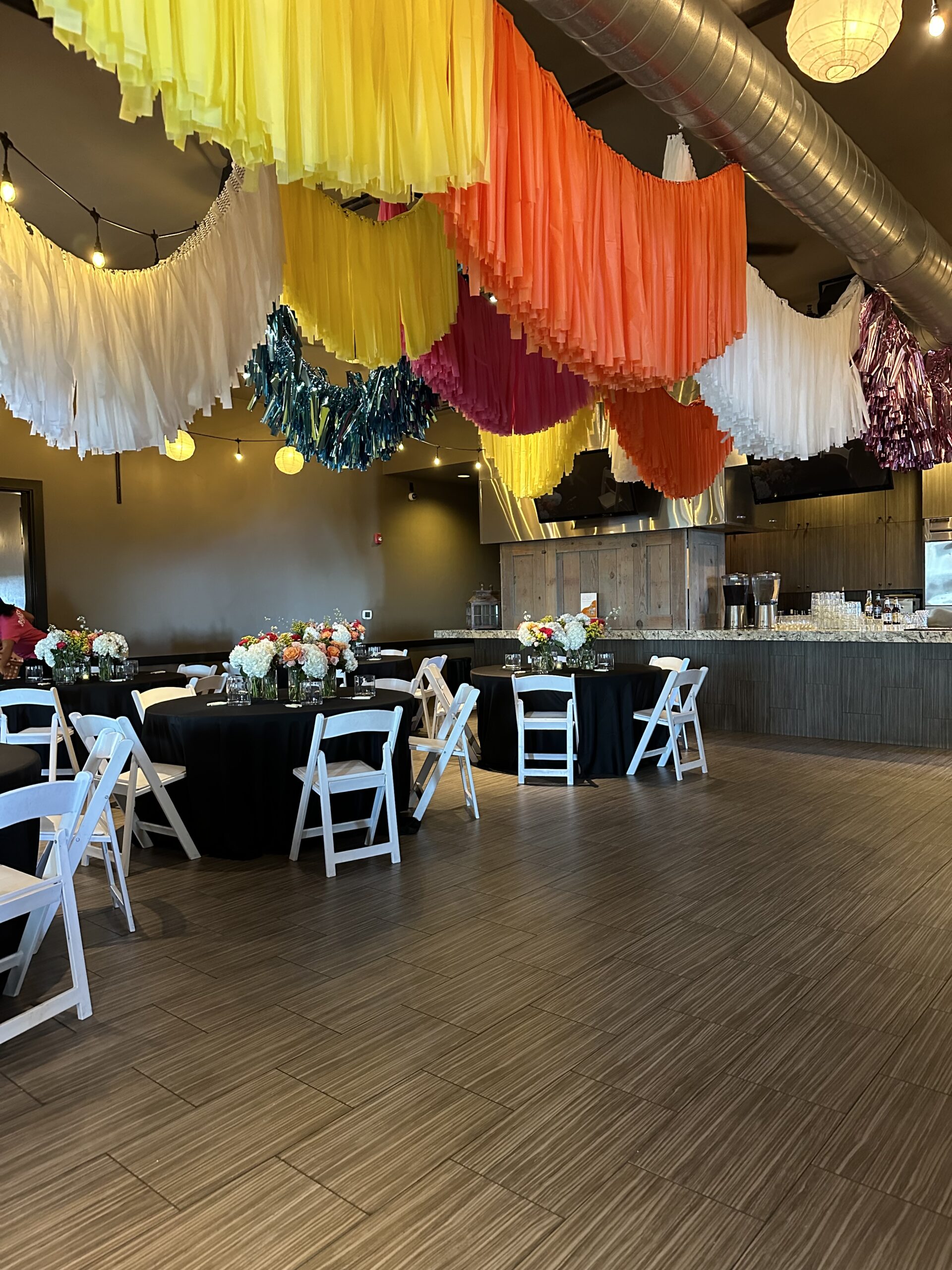 Streamer Rental Ceiling