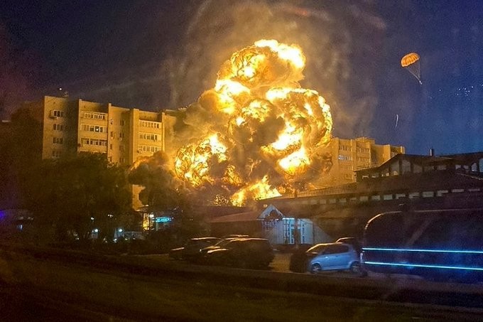 Russian Warplane Crashes Into Apartment Block In Russian City Killing 13 | Video