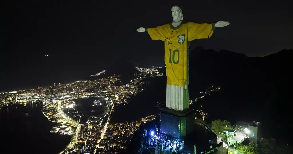 Christ the Redeemer Statue Dons Pelé Jersey to Mark One Year Since Football Legend’s Death