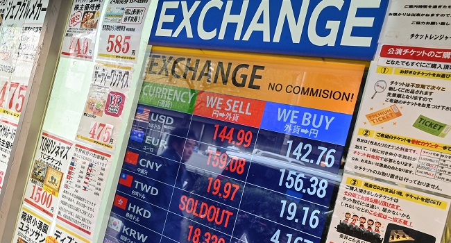 Stocks and Oil Prices Slump on Economic Headwinds