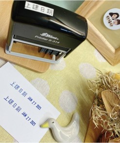 好福印｜公版商品 s314 手寫-新力牌翻轉自動日期章。左邊文字「上課日期」＋右邊「可調式日期」 ⚠️此無客製化