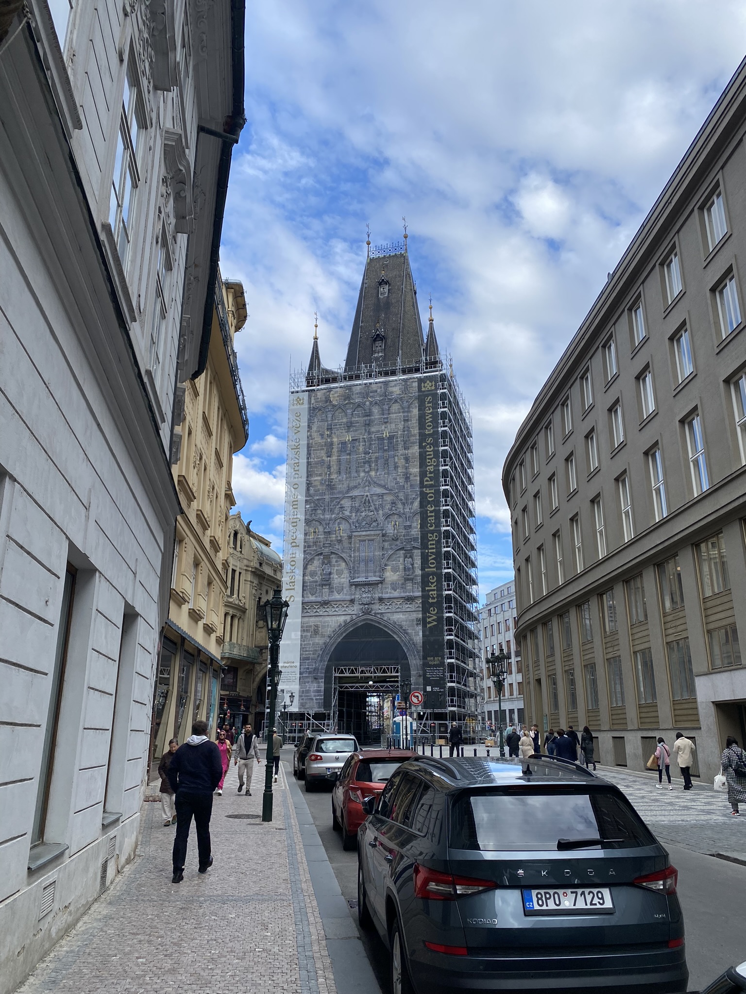 Prašná brána powder hall