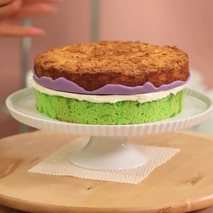 Coconut Macaroon Cake Best Cake Recipes Yolanda Gampp How To Cake It