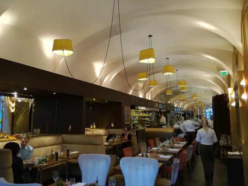 🥘 Dónde Comer en Viena Barato y Bien: 10 Sitios Deliciosos y Económicos para Probar la Cocina Vienesa