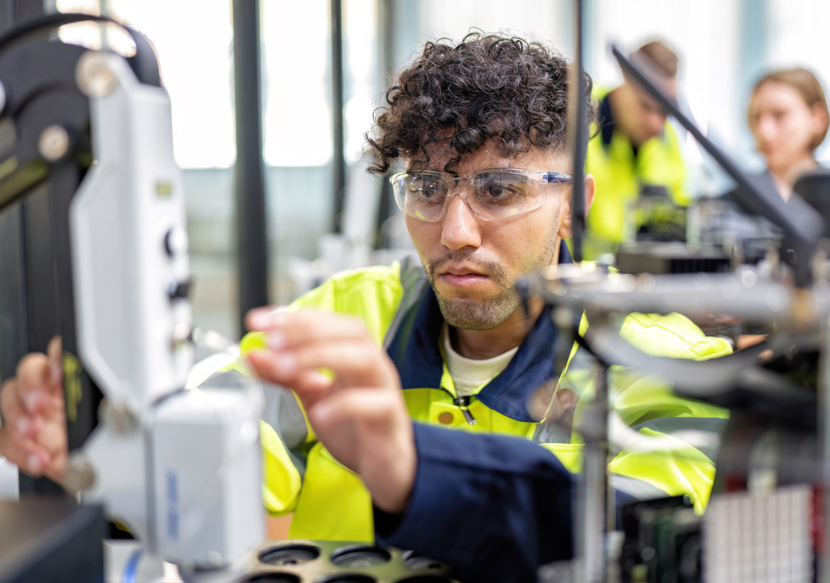 Manufacturing-Pathways-Other-Programs.webp