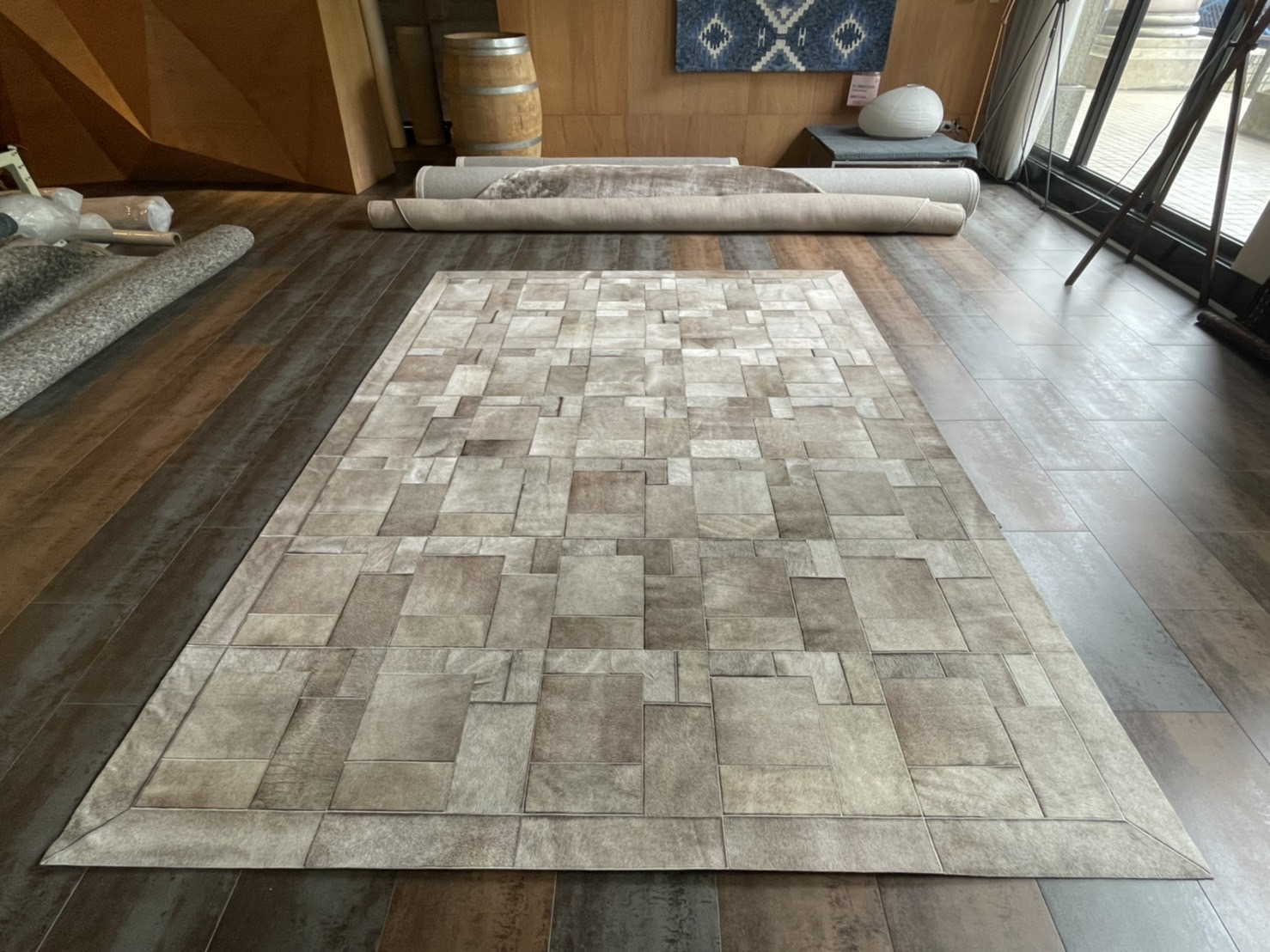 COWHIDE Puzzle Elephant 牛毛地毯