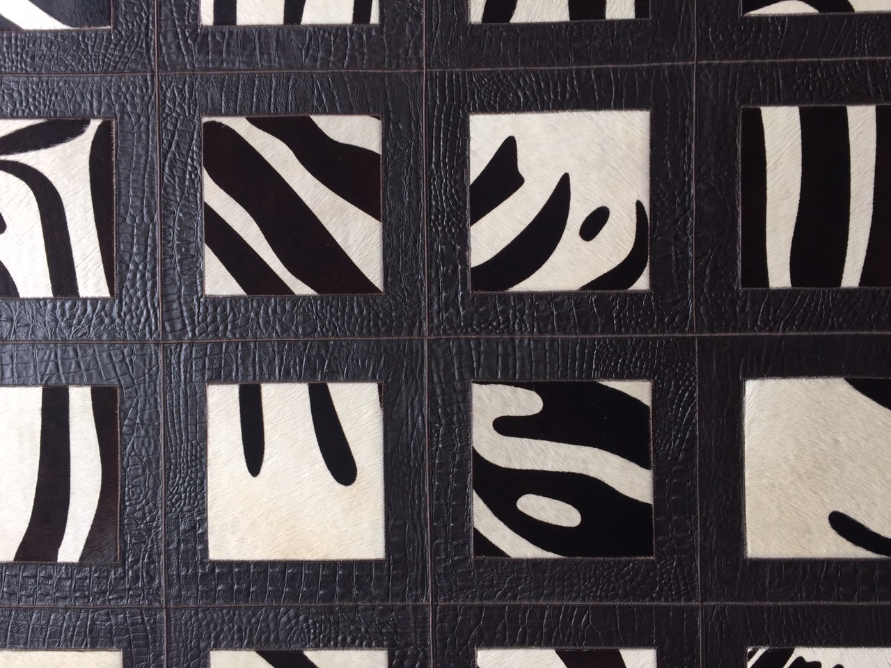 COWHIDE 牛毛地毯 Croco Zebrone