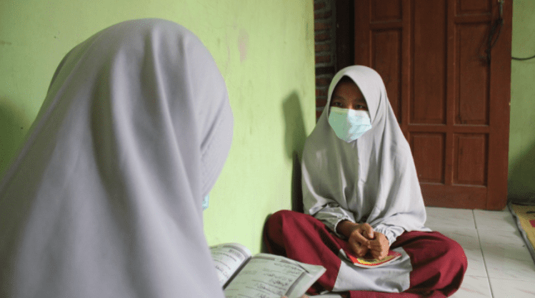 Dhini adalah anak yang rajin. Rara Gadis Periang Penghafal Al Qur An Human Initiative