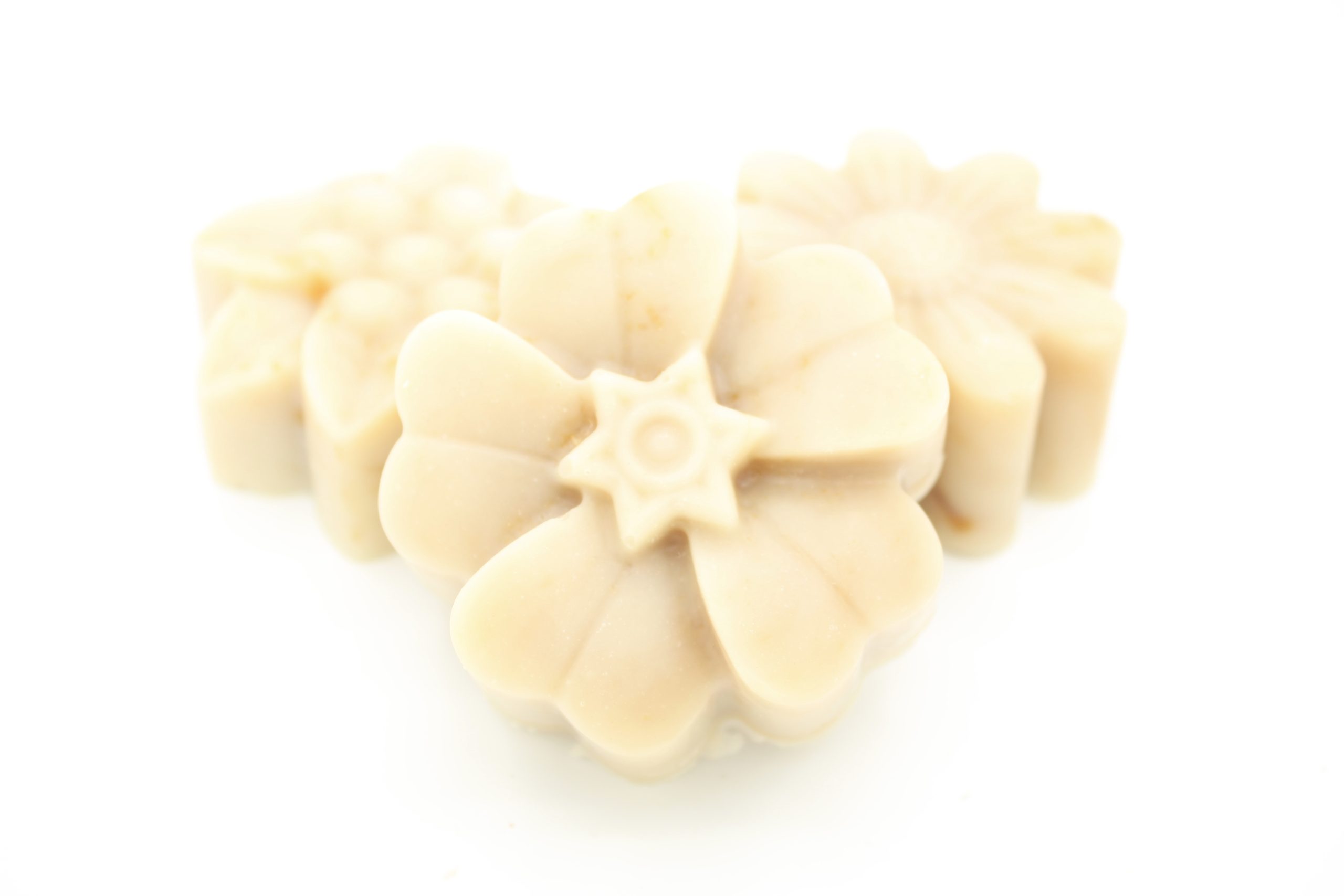 Bee Calm Chamomile Shampoo Bar