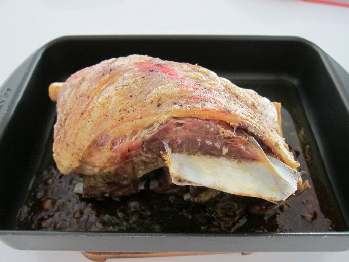 Cooked_lamb_shoulder