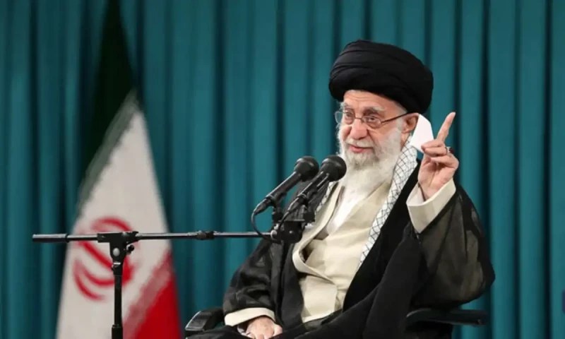 ٹرمپ کی بمباری کی دھمکی پر ایران کے سپریم لیڈر کا سخت ردعمل سامنے آگیا