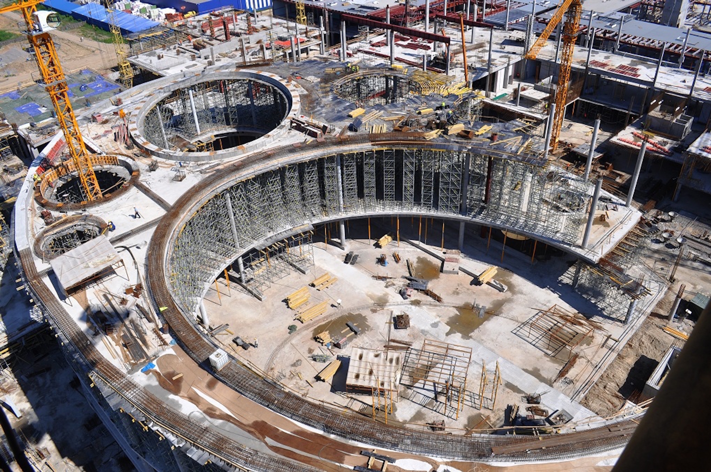 Искренне верю в то, что respublika, станет поистине крупнейшим комплексом торговли и развлечений для всей семьи. Torgovo Razvlekatelnyj Kompleks Respublika