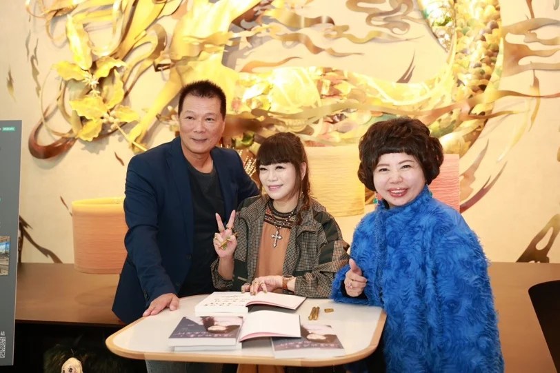 時尚CEO溫筱鴻新作!《溫暖的力量 向光而行》正式發表,分享「向光而行」的溫暖力量