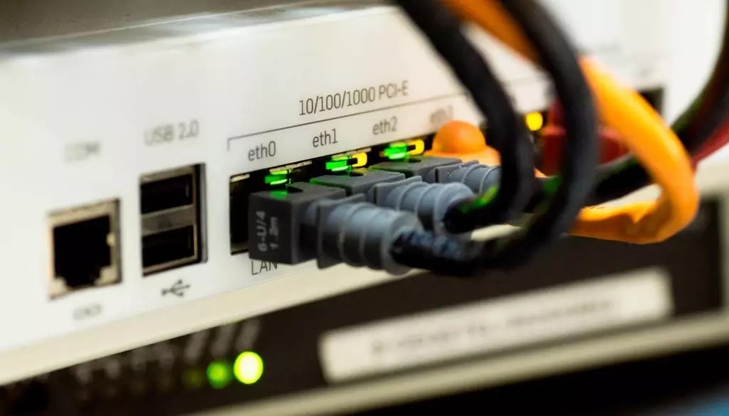 Do you know how many devices are connected to your WiFi? So you can see it directly on your mobile How to enter your router from the mobile and configure it with 192.168.1.1 and other ways