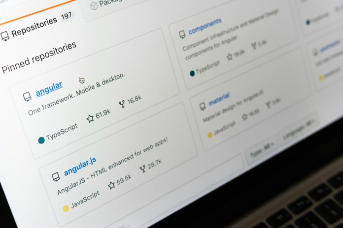 GitHub ha tenido que hacer algo a gran escala para seguir el ritmo de la IA. Sus cifras explican hasta qué punto 
