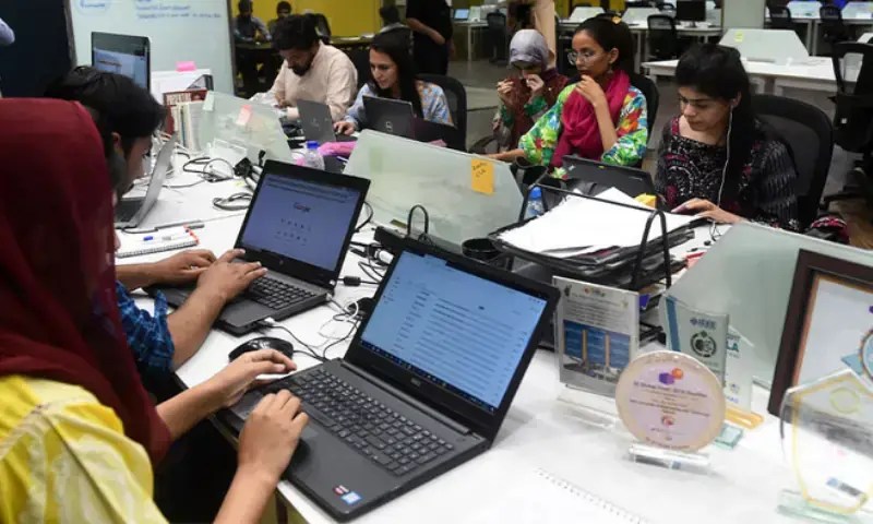 Pakistan's Services Exports Boom: A 16% Rise in 4 Months (2026)