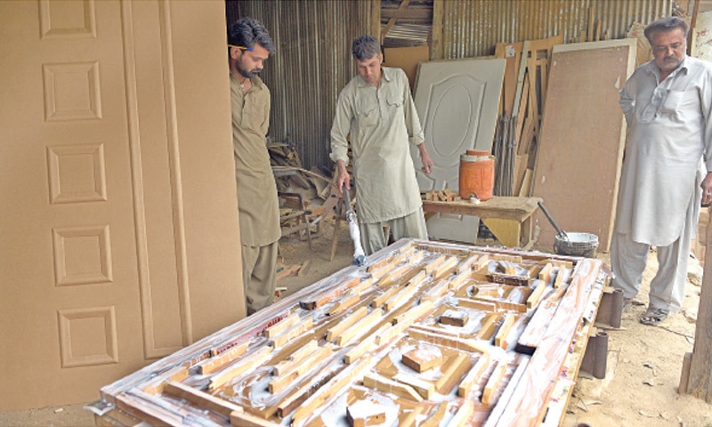 Continuing The Traditional Art Of Hand Carving Wood Pakistan Dawn Com
