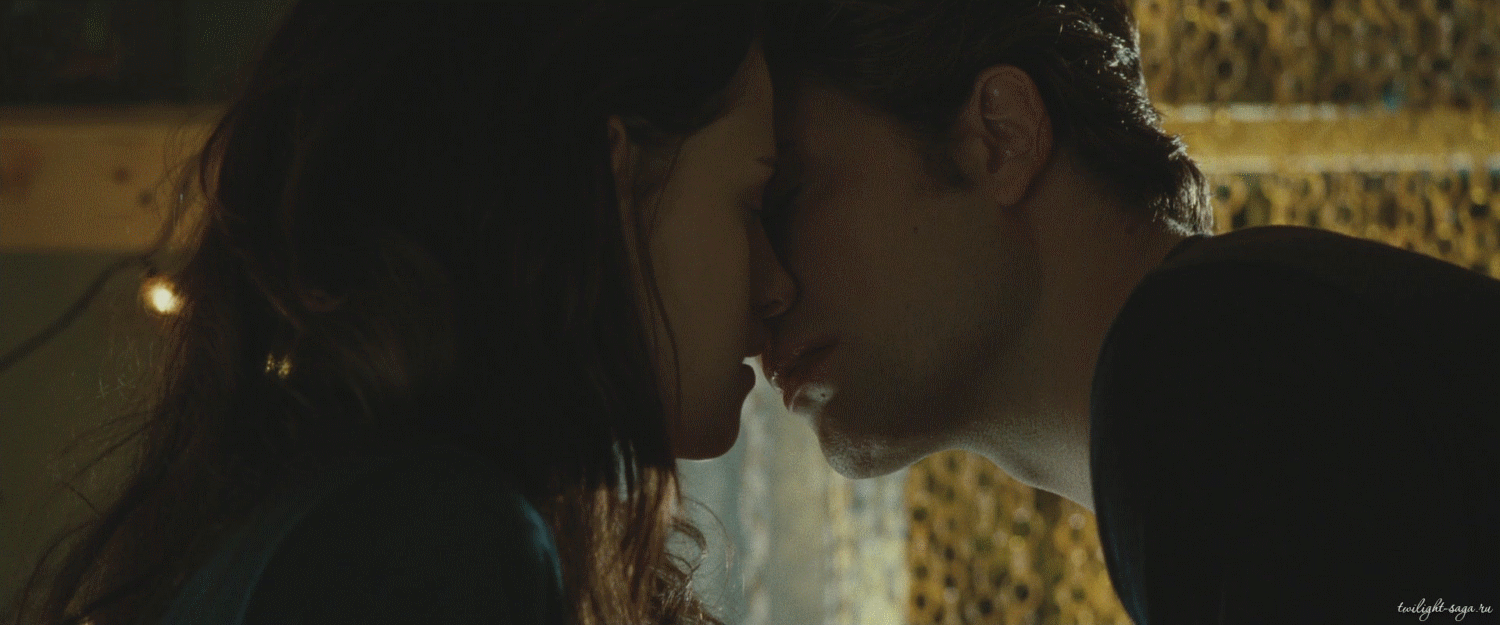 Pasion pareja beso GIF - Find on GIFER