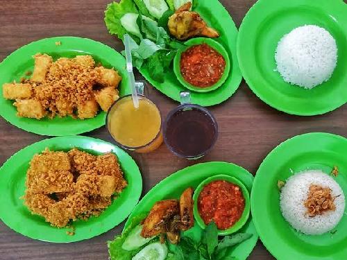 Lesehan Mbak Biqa 2, Maguwoharjo, Amanda Sekar Phinastika