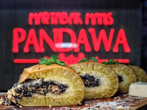 Martabak Manis Pandawa, Karangwatu, Azhar Fazhu Ardhi