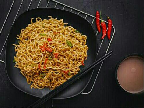 MIE MIE PEDAS LEVEL, Miyarni Yanti