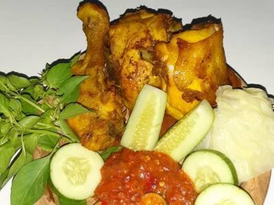 Warung Surabaya, Ennis Pramesty