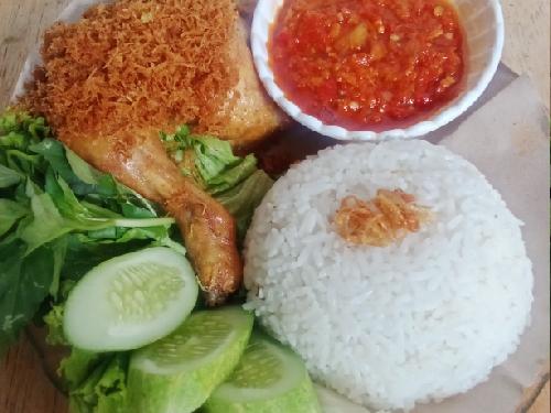 Pecel Ayam Purbalingga, Darwati