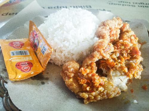 Ayam Kentucky & Geprek Derase Simpang Aik Baik, Desa Aik Pelempang Jaya, Suhartati