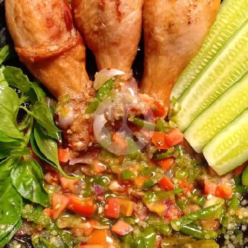 22 Rumah Makan Ayam Goreng Sambal Pecak Terfavorit