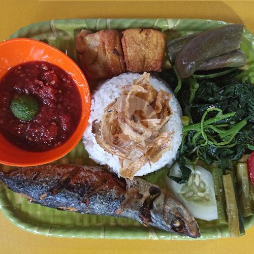 17 Resto Tempong Ikan Laut Favorit