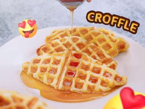 EAT CROFFLE, JL. Kertosentoso 59A Malang, Andik Wibowo