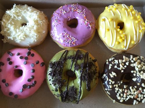 Damar Donat, Banyumanik, Dessye Pusparaga Mandasari