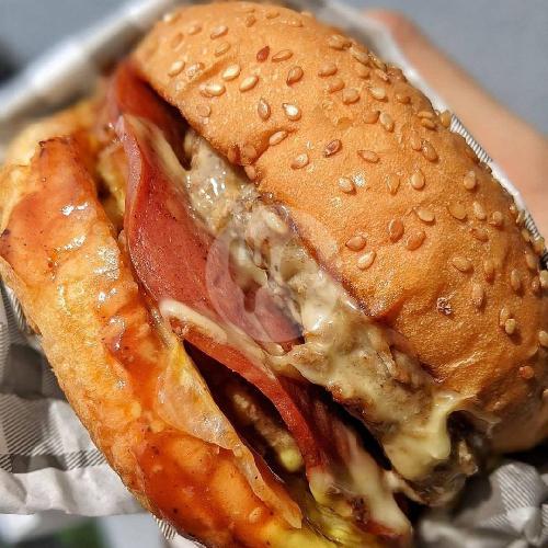22 Tempat Makan Burger Classic Cheese Terfavorit