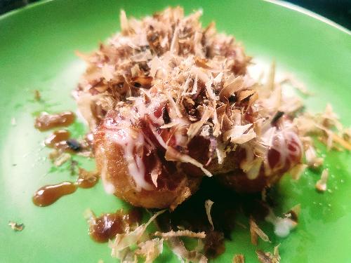 DM Takoyaki, Dede Gantana