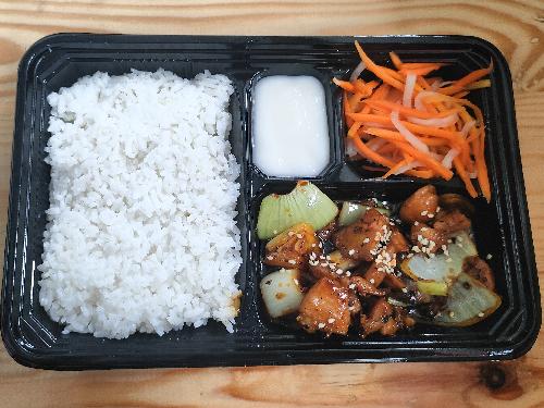 Podjok Jepang Bento, Jl Kenari I No.36 Pamulang, Yenni Oktaviani Rambe