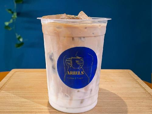 Ariels Coffee & Toast, Meruya, Cristal Audrey