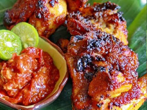 AYAM BAKAR BU GIARTI, Nur Saadah