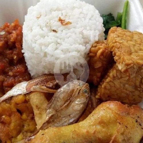 23 Rumah Makan Nasi Tempong Ayam Terenak di Banyuwangi