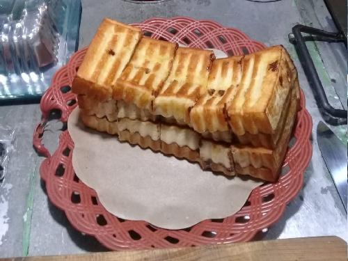 Roti Bakar Thuta, Fifin Fakrudin
