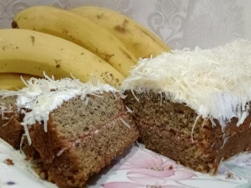 Bolu Pisang Bpk H.Onih, Pabuaran, Dekat RS Trimitra, Arya Kusuma, A.Md.