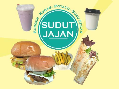 Sudut Jajan, Deasy Erlyna