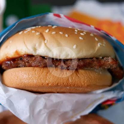 16 Tempat Makan Burger Chicken Terlezat di Makassar
