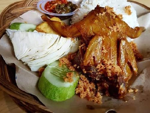 Warung Pecel Lele Diaz , Widia Rimeis
