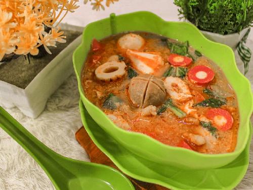 Geribak Jajan Sepatan, Dina Udi Rahayu