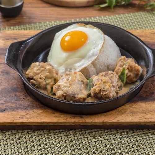 15 Rumah Makan Ayam Goreng Telur Asin Paling Enak di Jakarta
