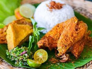 Aneka penyet & rujak Si kembar, SISKA SEPTI MAWATI