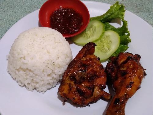 Ayam Bakar Madu Mama Uly TEGAL PARANG, Fajar Rizky Alfiansyah