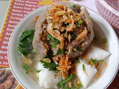Warung Bakso Mercon, Sri WAHYUNI